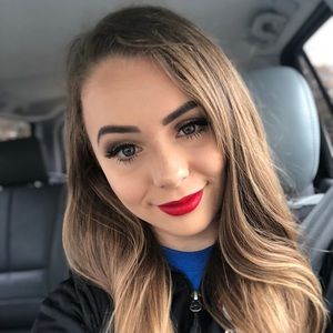 Meet your Posher, Amelia